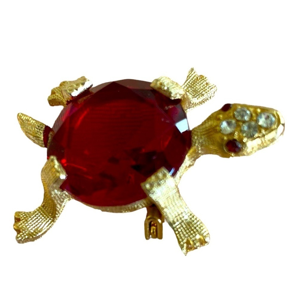 RED TURTLE Vintage Rhinestone Brooch
gold colored metal sparkly stones.